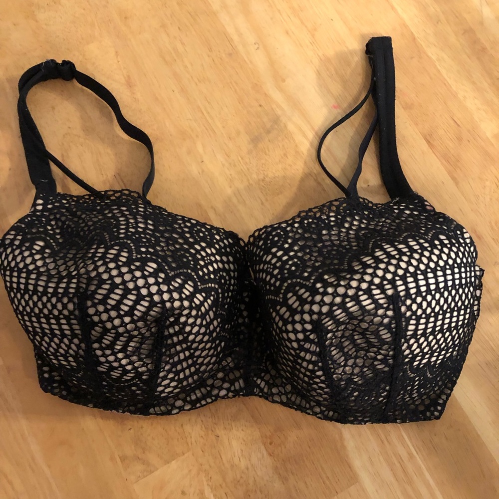Cacique Bra Underwire. Black with lace overlay